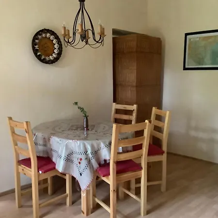 شقة Kisszoeloe Szolosgyorok